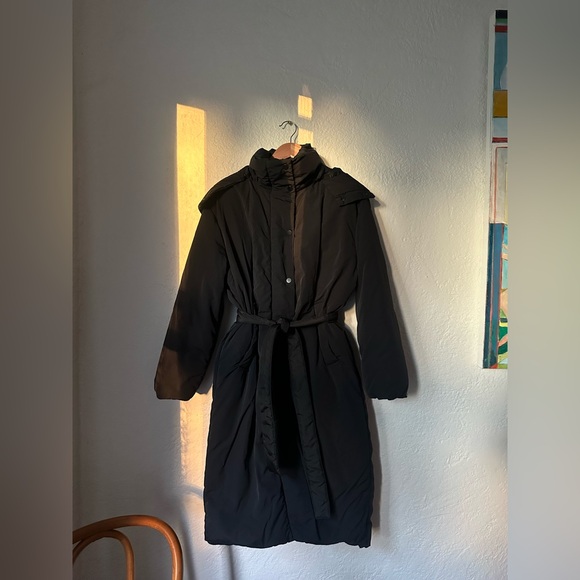 Everlane: Duvet Puffer Full Zip Coat - Picture 4 of 5